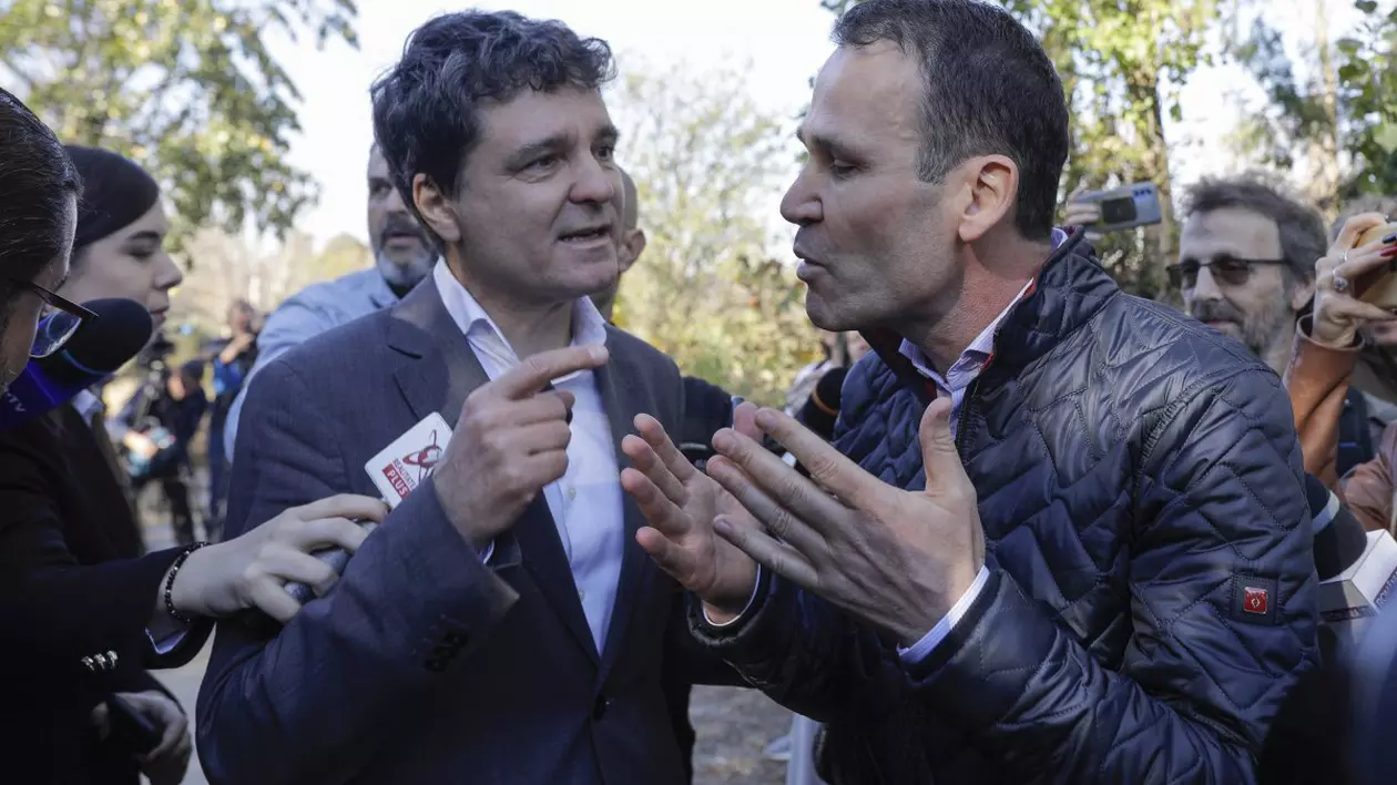 Primarul general, Nicusor Dan, intrerupt de Robert Negoita la conferinta de presa in zona retrocedata din Parcul IOR, in Bucuresti, 31 octombrie 2023. Foto: Inquam Photos / George Calin