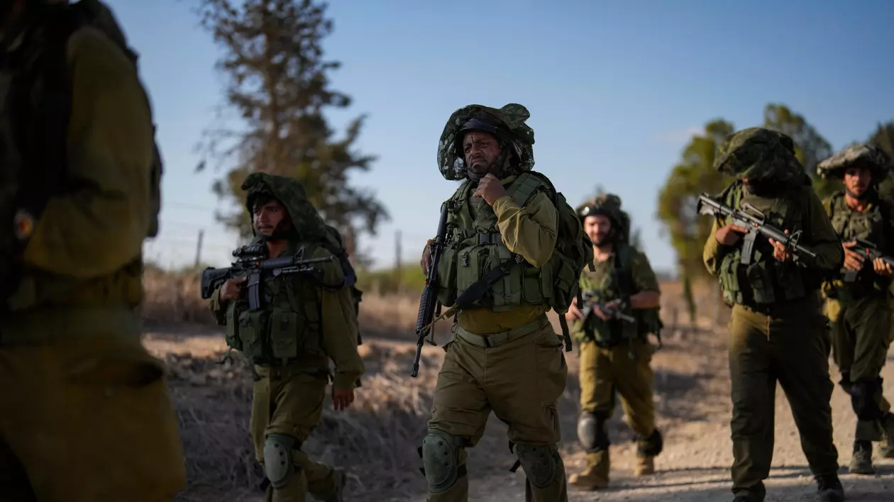 Netanyahu s-a întâlnit cu soldații comasați la granița cu Fâșia Gaza și le-a transmis că „vom învinge”, într-un semnal clar că invazia este iminentă | VIDEO