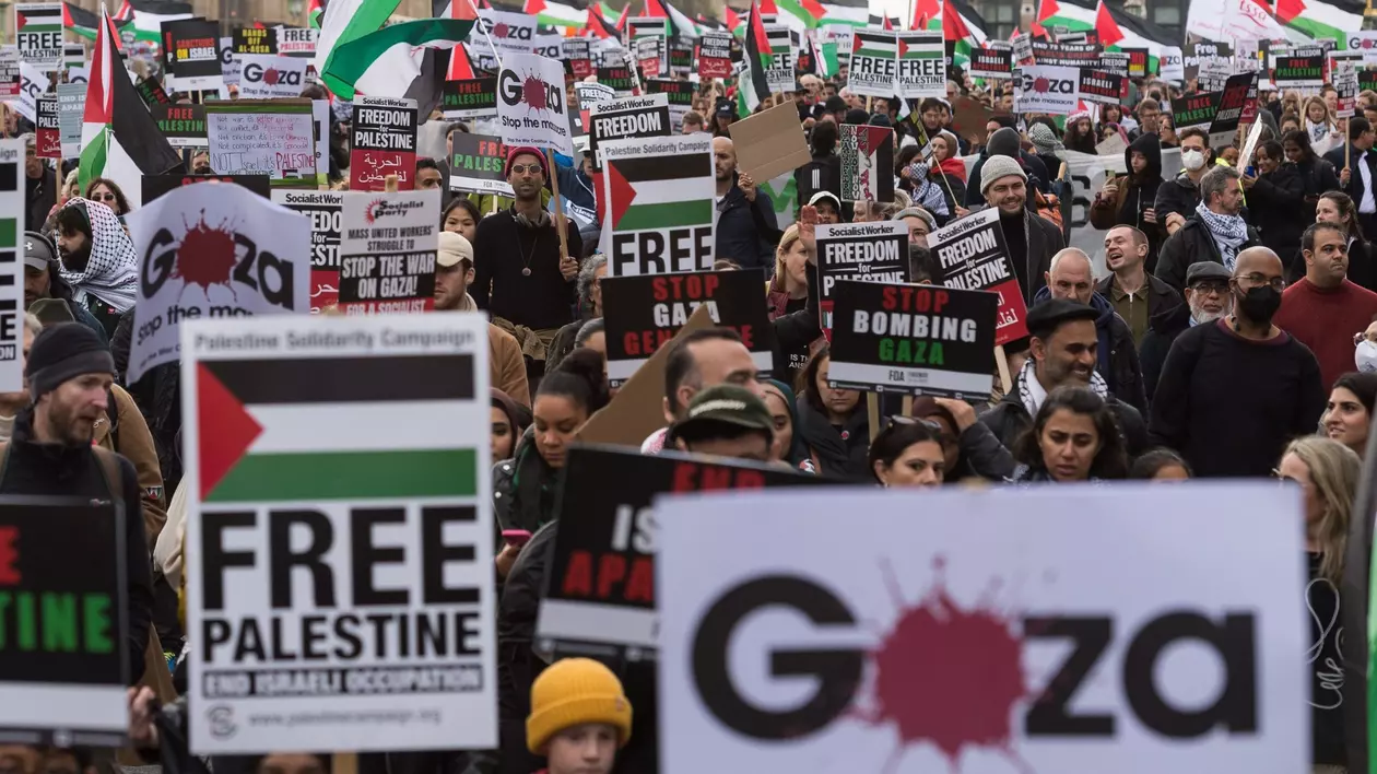 Manifestații propalestiniene de amploare, la Londra și Istanbul. Erdogan acuză Israelul că este „un ocupant" | VIDEO