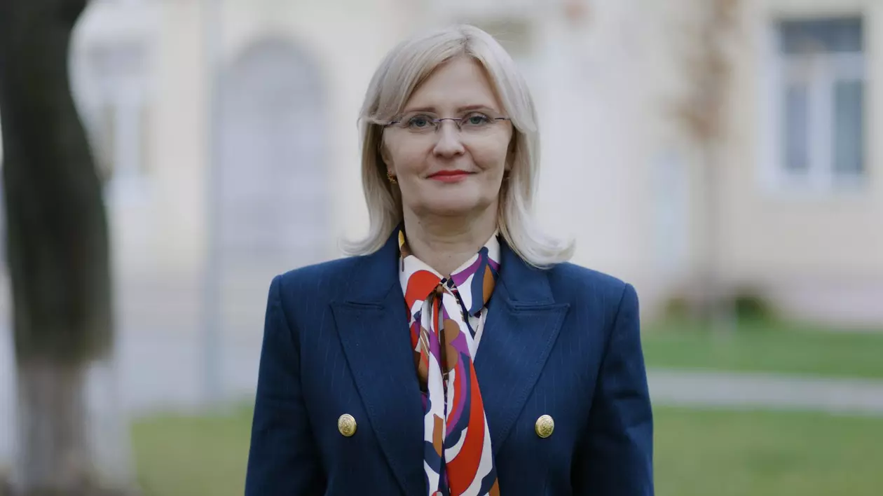 Directoarea care a atras fonduri de sute de mii de euro pentru școală, dar primește salariu „cât o vânzătoare la supermarket”. „M-am simțit umilită”