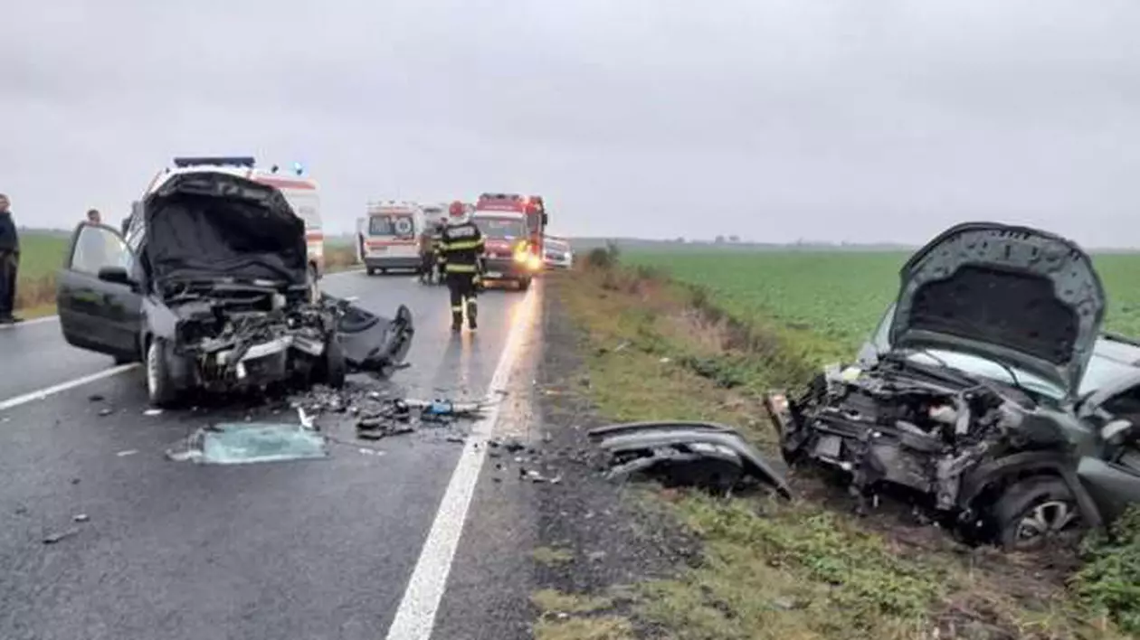 Un mort și doi răniți în urma unui accident grav pe DN 59, în Timiș. Drumul a fost complet blocat