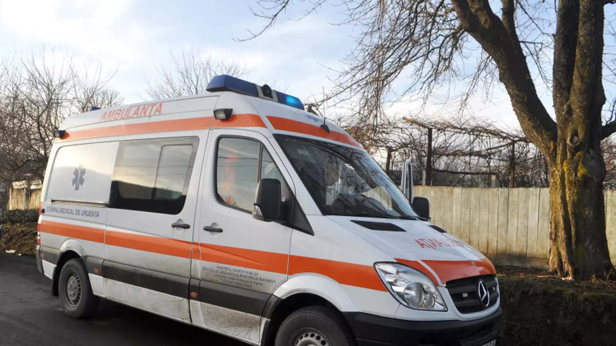 Bebeluș mort în ambulanță, în drum spre spitalul din Satu Mare. Fetița de 6 luni fusese externată de câteva zile