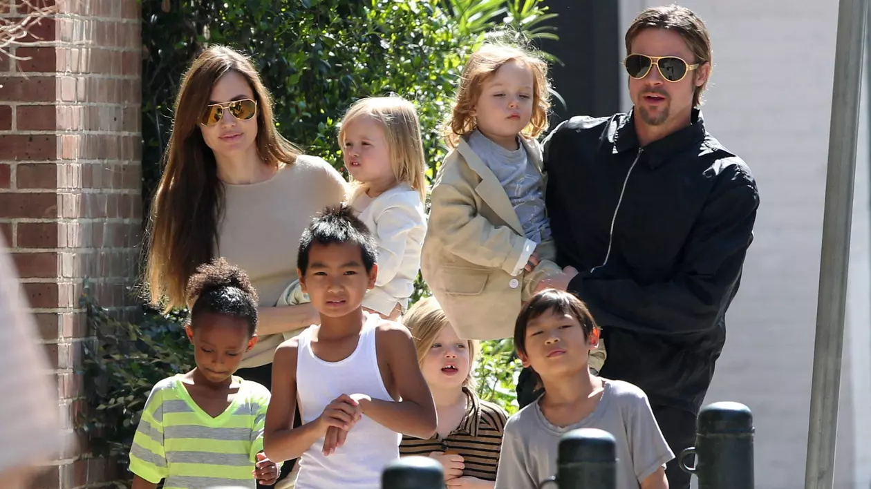 Angelina Jolie și Brad Pitt alături de copii