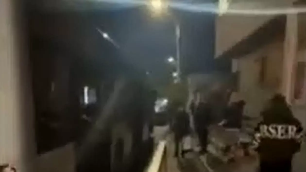 Un șofer de autobuz din Brăila a dat toți călătorii jos pe o stradă din oraș, supărat că plânge un bebeluș în mașină. VIDEO