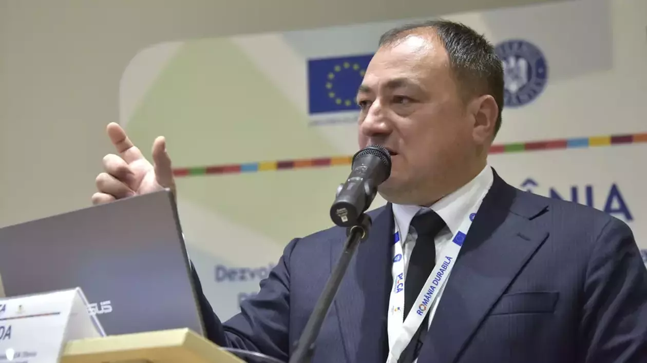 Mirel Palada, fost purtător de cuvânt al Guvernului Ponta, condamnat la 2 ani și 2 luni de închisoare cu suspendare. Decizia nu e definitivă