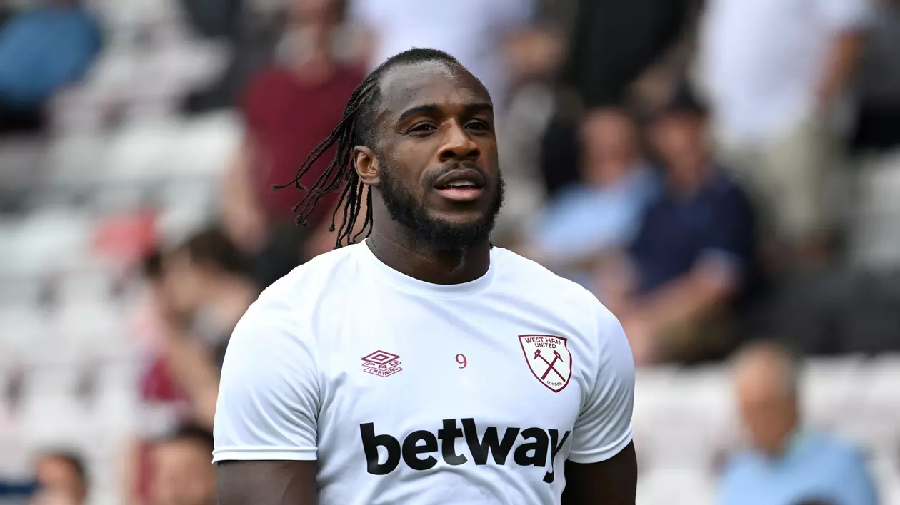 Lungul drum spre legendă. Respins, a vrut să renunțe la fotbal! A debutat în Premier League târziu. Răspuns la rasism: „Nu sunt aici să mă bat, sunt aici să iubesc”