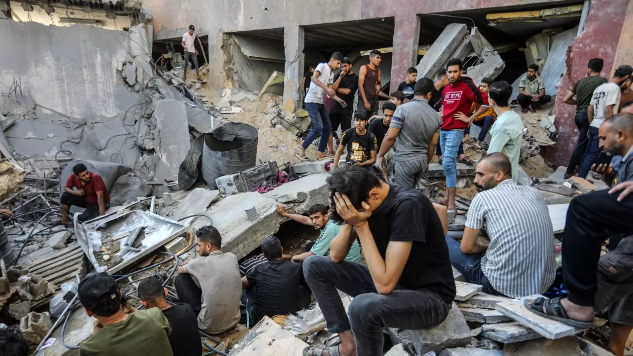 Un activist israelian care a trăit ascuns cu familia atacurile din 7 octombrie sare în apărarea civililor din Gaza: „Doar așa, mai puțini copii și tineri vor fi atrași în ciclul nesfârșit al răzbunării”