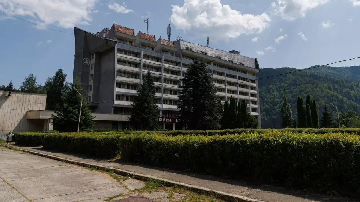 Se închide ultimul hotel din stațiunea Voineasa, „perla turismului românesc”. Cine anunță apocalipsa