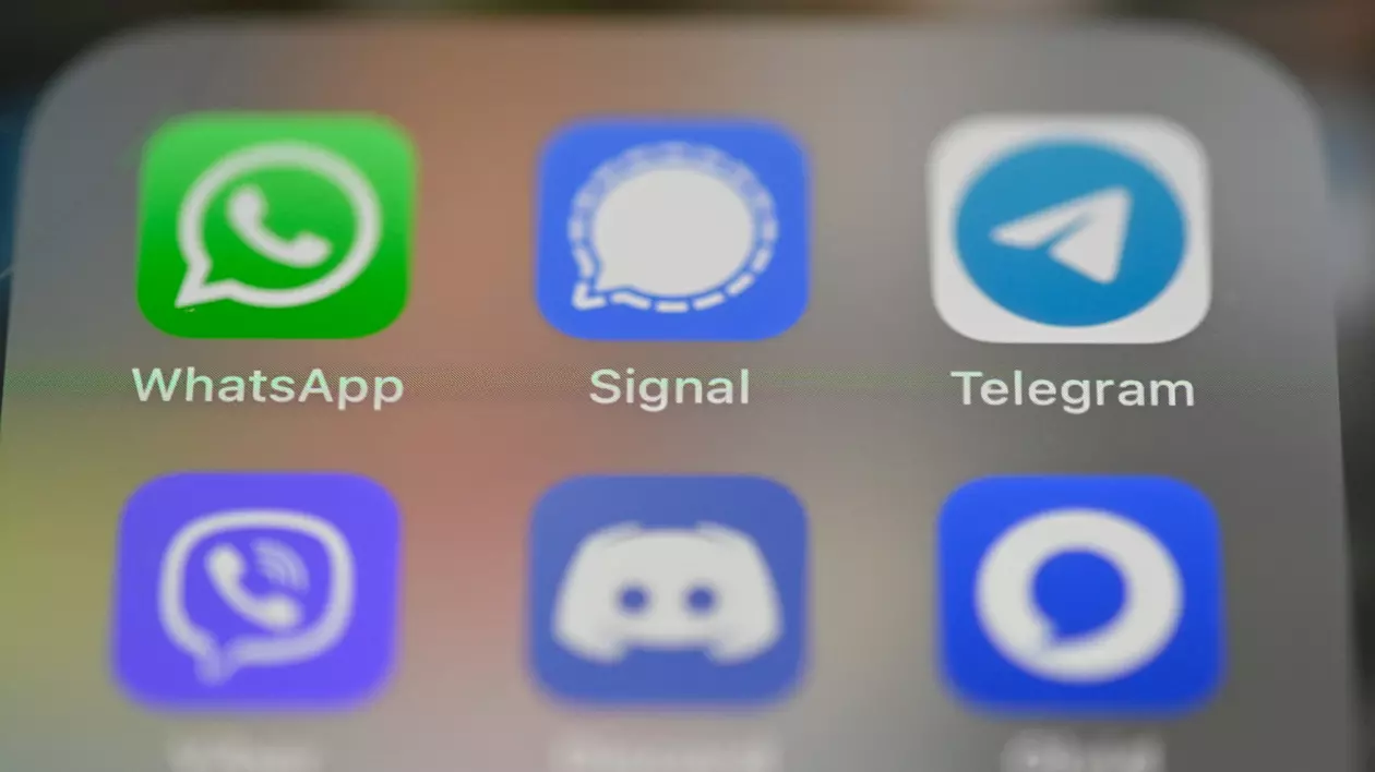 Franța le interzice miniștrilor săi să mai folosească WhatsApp, Telegram și Signal. Ce aplicații vor putea să utilizeze în schimb