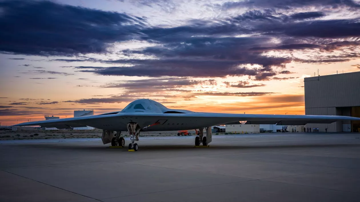 Armata americană a testat noul bombardier "invizibil", B-21 Raider. Costă 750 de milioane de dolari și poate transporta arme nucleare. VIDEO