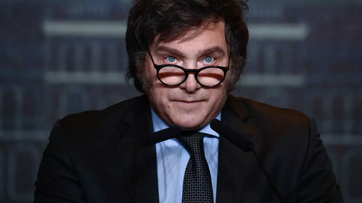 De la „imbecil” la „Sanctitatea Voastră”. Javier Milei, noul președinte al Argentinei, și-a schimbat brusc tonul față de Papa Francisc