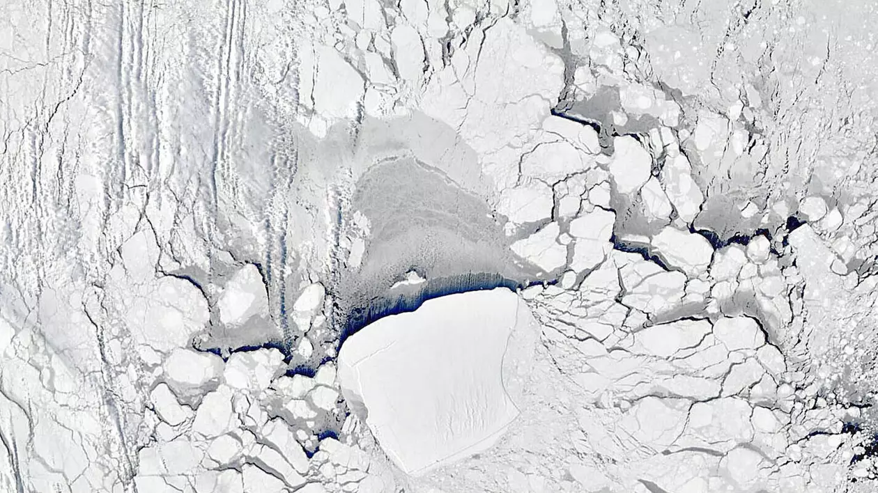 Cel mai mare aisberg din lume s-a pus în mișcare după mai bine de 3 decenii. Încotro se îndreaptă acesta
