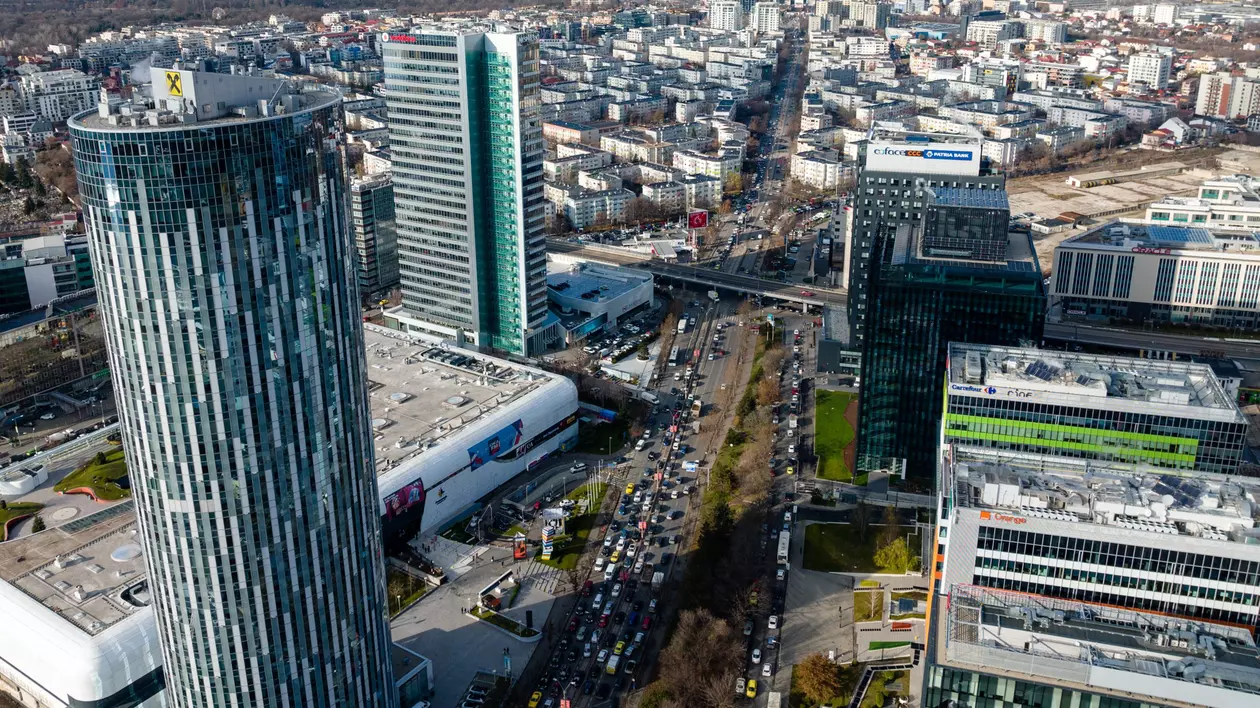 O vizită pe Planeta Pipera: seniorii milionari și proletariatul de computer