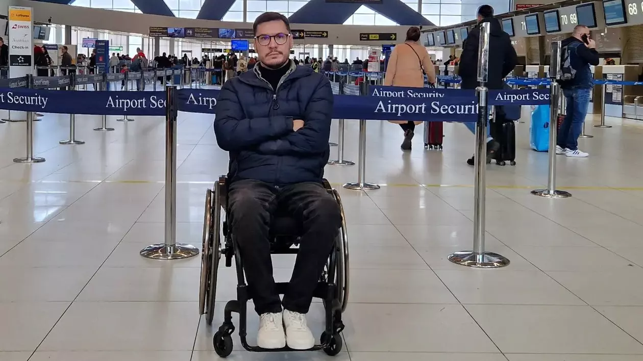 Fostul rugbist George Baltă, imobilizat în scaun cu rotile, afirmă că nu i s-a permis îmbarcarea într-un avion TAROM „pe motiv de siguranţă”. Reacția companiei