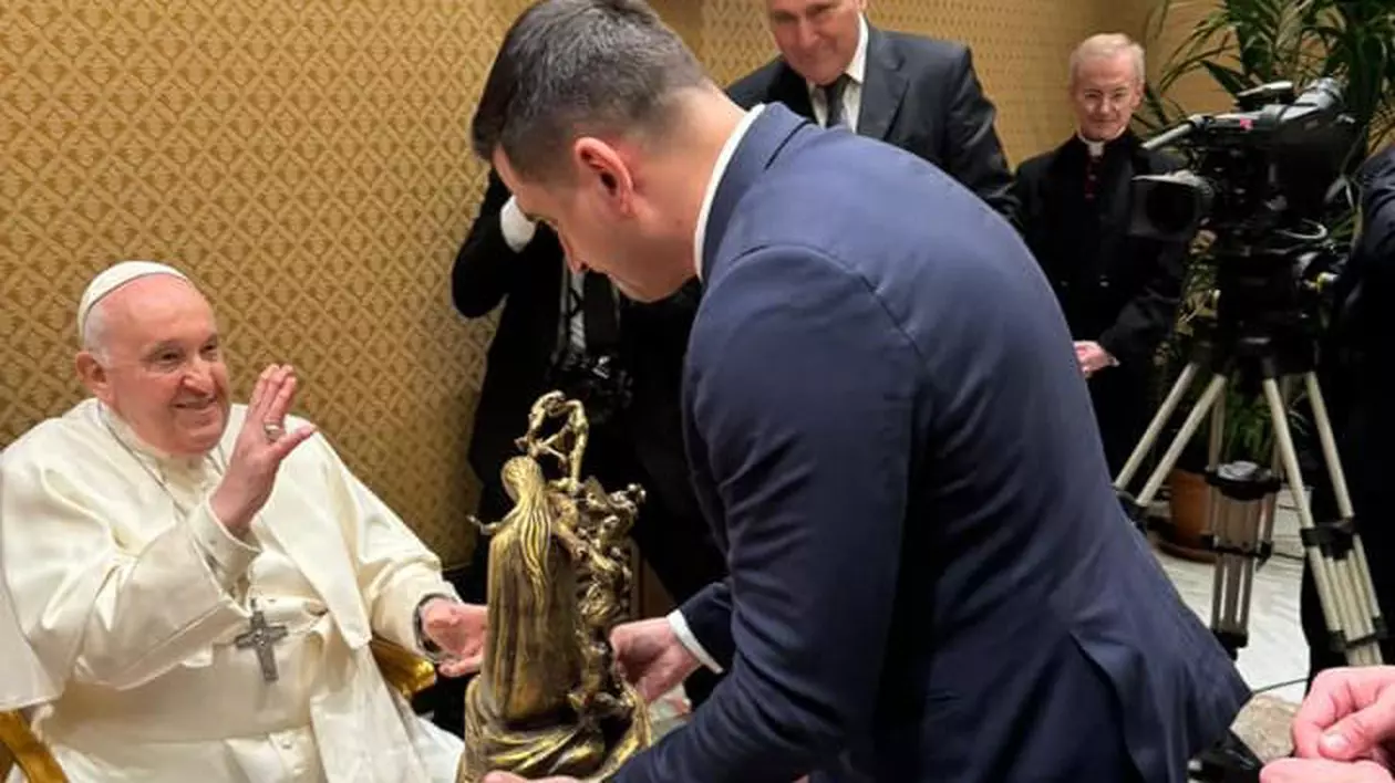 CTP spune că George Simion a intrat clandestin la Papa Francisc, odată cu grupul de artiști ai Concertului de Crăciun