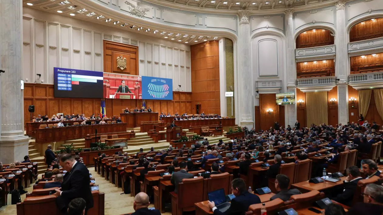 Votul final asupra legii bugetului de stat pentru 2024 în plenul reunit al Parlamentului, 20 decembrie 2023. Foto: Inquam Photos / George Călin