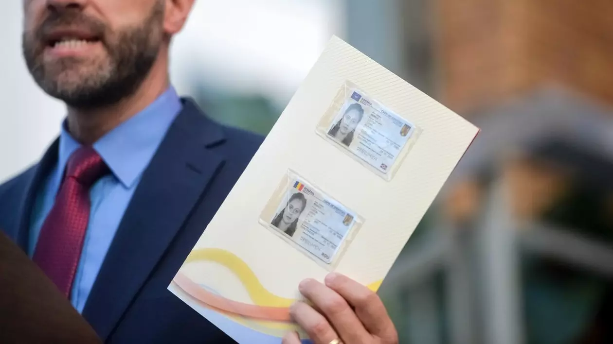 Cărţile de identitate normale emise după 31 decembrie pot fi folosite în străinătate, până se eliberează buletinele electronice