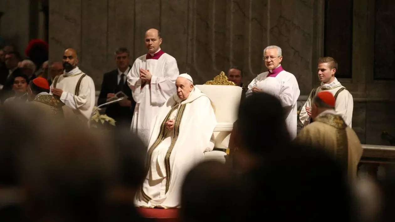Papa Francisc, mesaj de Crăciun: „Inima noastră este la Betleem, unde prințul păcii este respins de logica pierzătoare a războiului”