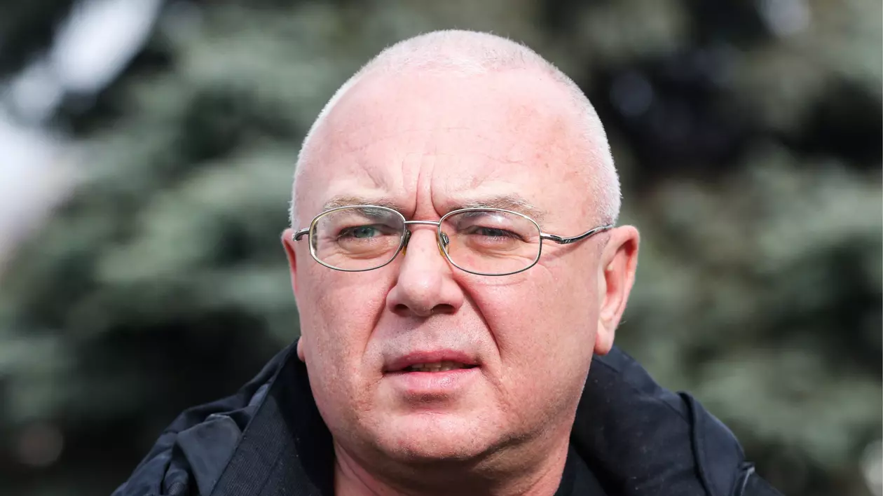 "Am fost snopit în bătaie". Un jurnalist rus LGBT anunță că a fost agresat într-un parc central din Moscova