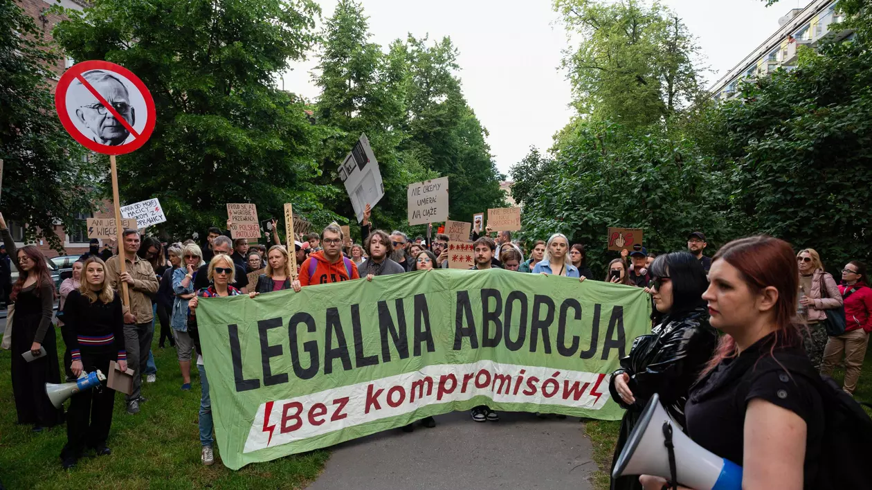 Polonia, condamnată de CEDO pentru că i-a interzis unei tinere să facă avort, deși fătul avea anomalii. Ce compensații va trebui să plătească
