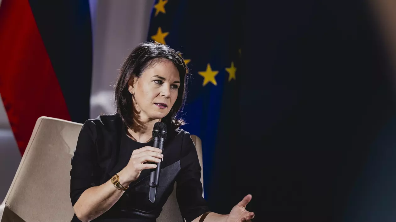 „Nu avem timp de jocuri”. Șefa diplomației germane îl critică dur pe Viktor Orban, după ce a amenințat că va bloca negocierile de aderare la UE cu Ucraina