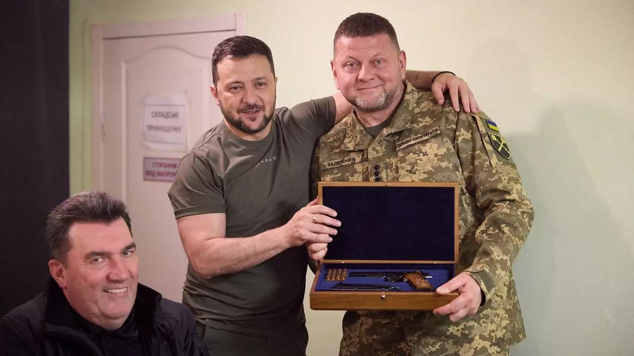 Moment critic în Ucraina: conflictul Zalujnîi-Zelenski atinge apogeul, într-un moment în care armata se confruntă cu „o foame de muniție”
