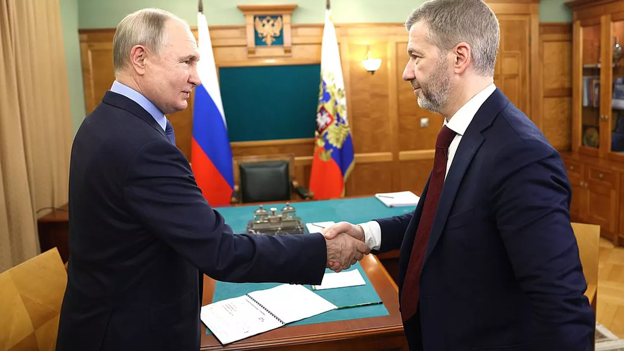 „Ești sau nu ești tu?”. Vladimir Putin se plânge că vechii prieteni și colegi „nu-l mai recunosc”, pe fondul zvonurilor despre dublurile sale | VIDEO