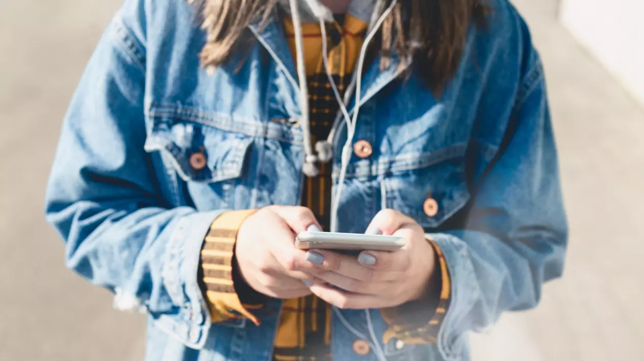 Meta blochează accesul adolescenţilor la subiectele sensibile