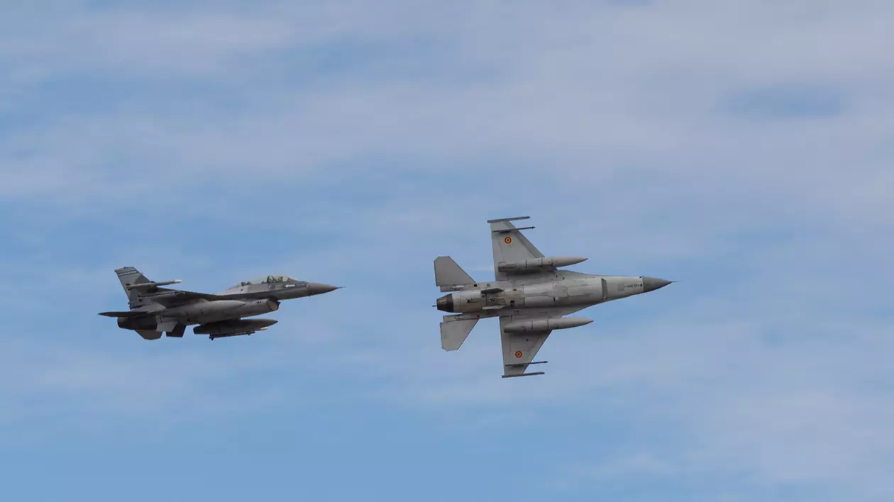 Două aeronave F-16 românești, ridicate în aer pentru a monitoriza situația după atacuri rusești lângă teritoriul României