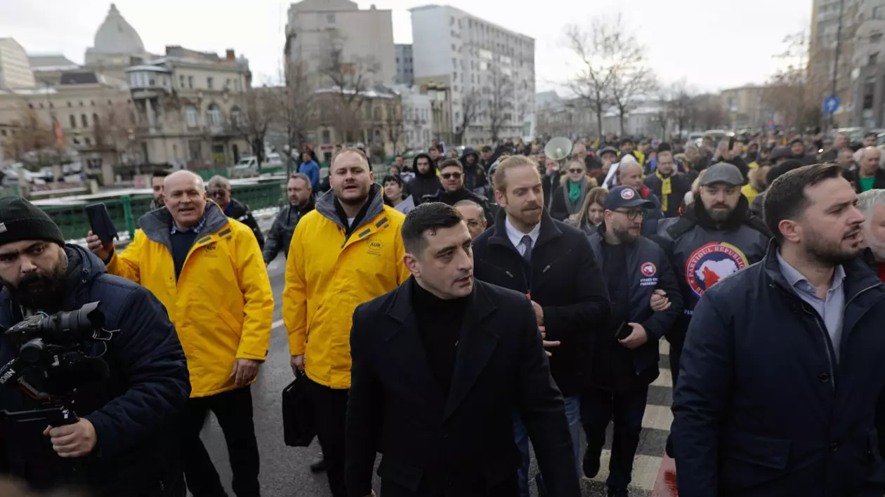 Membri AUR protesteaza in fata sediului Autoritatii de Supraveghere Financiara si pe bulevardele din zona, vineri 26 ianuarie 2024. Foto: Inquam Photos / George Calin