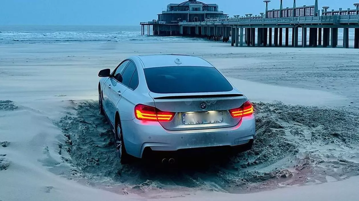Un român de 18 ani a rămas blocat cu BMW-ul pe o plajă din Belgia, dar nu va fi amendat: „Este vorba de o neînțelegere”