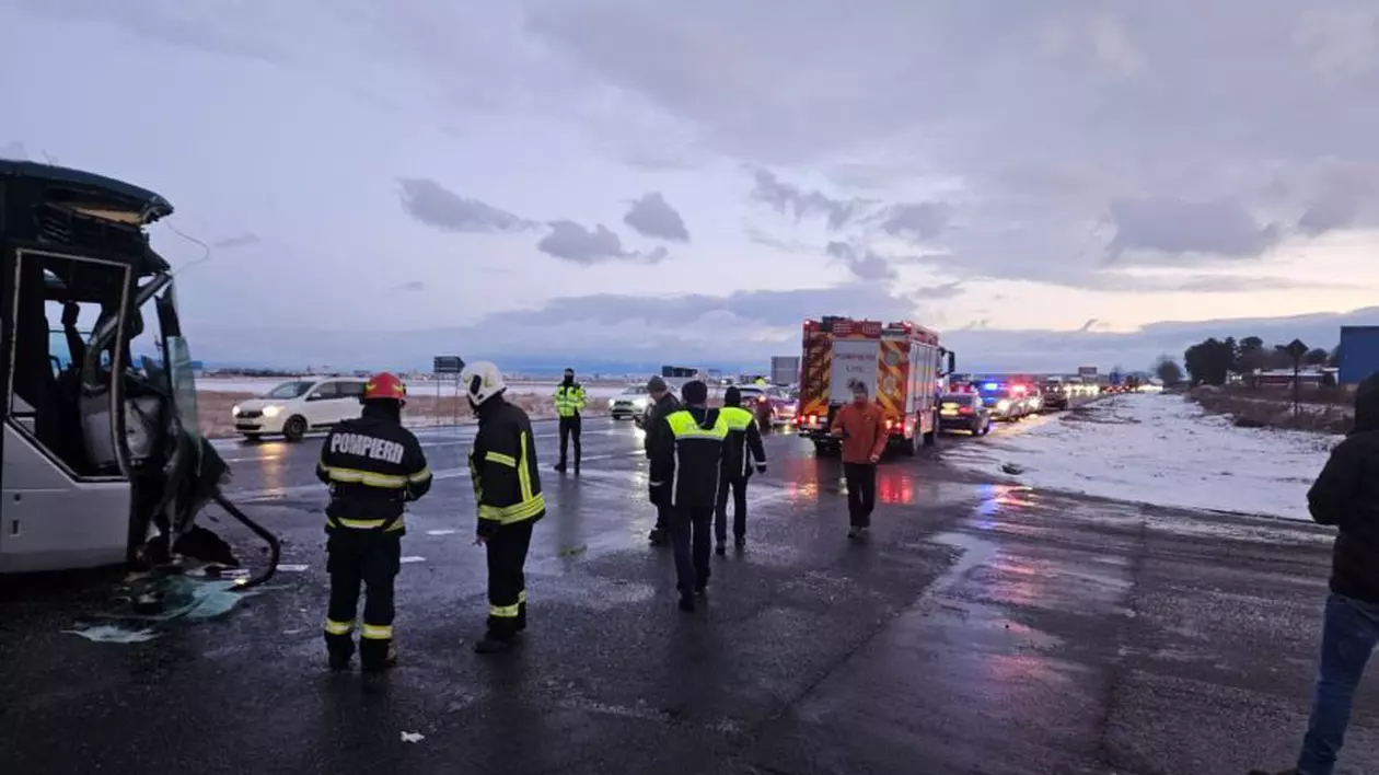 Două autobuze cu 40 de pasageri s-au ciocnit în Brașov. Șase victime, transportate la spital