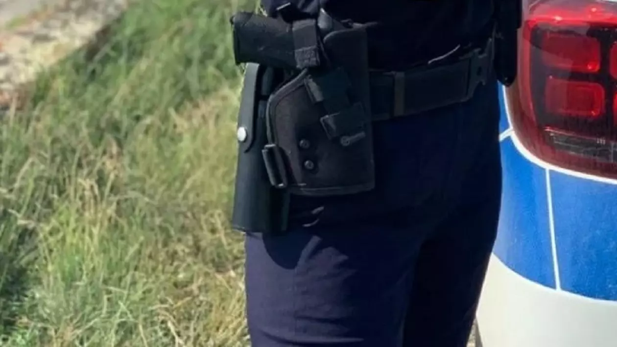 Poliţişti ameninţaţi cu sabia în Maramureș. Agresorul a fost împuşcat în picior