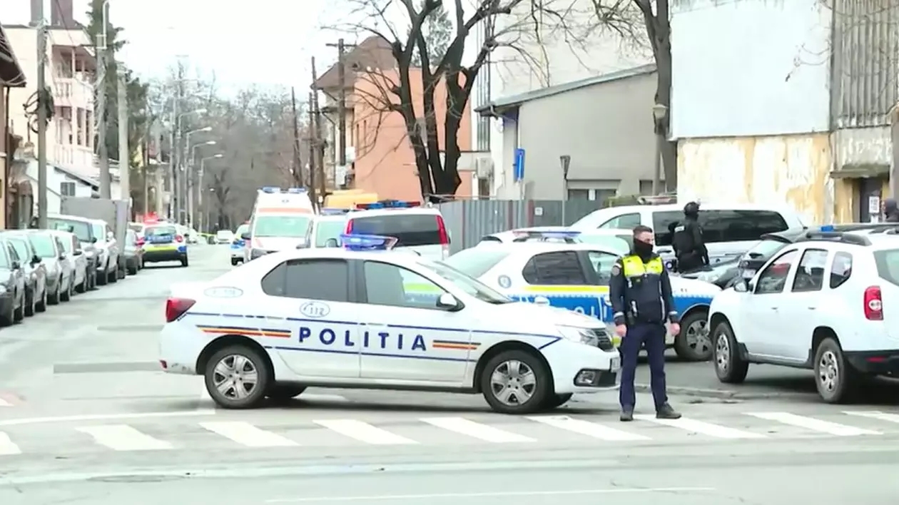Bărbatul din București care a amenințat cu moartea o femeie și s-a baricadat în casă a fost reținut pentru 24 de ore