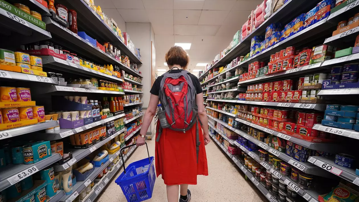 Revolta cumpărătorilor britanici, după etichetarea alimentelor cu "nu pentru UE": "Asta înseamnă că sunt făcute la un standard inferior"