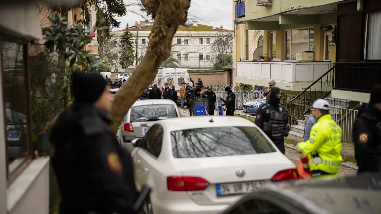 Erdogan anunță că s-au luat toate „măsurile necesare" pentru arestarea atacatorilor care au deschis focul în biserica italiană din Istanbul