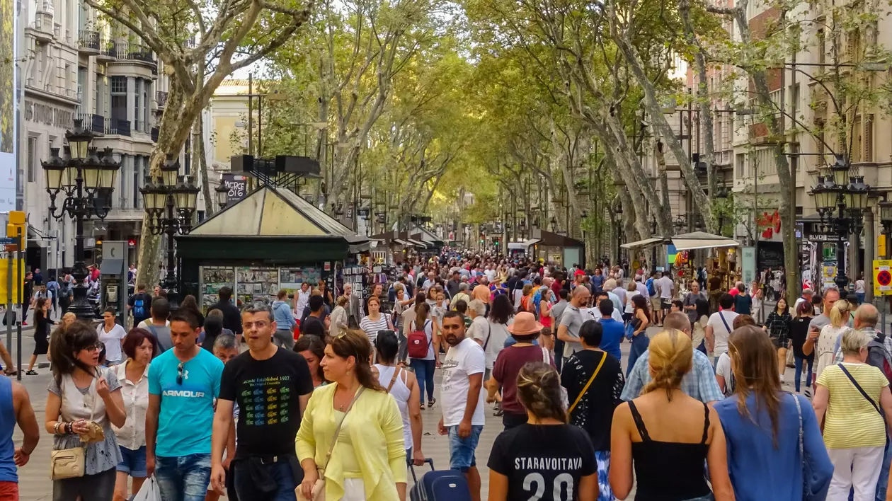 Aproape jumătate dintre bărbaţii spanioli se simt discriminaţi de egalitatea de gen și 20% dintre tineri cred că violența împotriva femeilor este o invenție | STUDIU