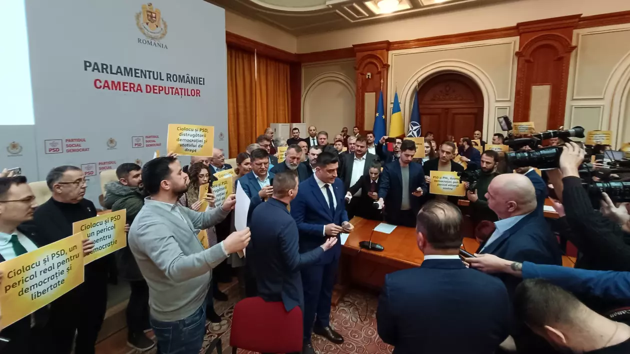 Un nou scandal provocat de AUR în Parlament. George Simion și mai mulți parlamentari au protestat în sălile de ședințe ale PSD și PNL