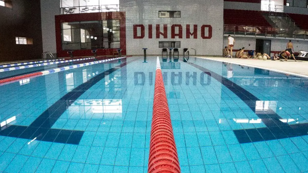 Instructorul de înot acuzat de viol la clubul Dinamo, angajat de aproape un an. Antrena zilnic grupe de 8-10 copii
