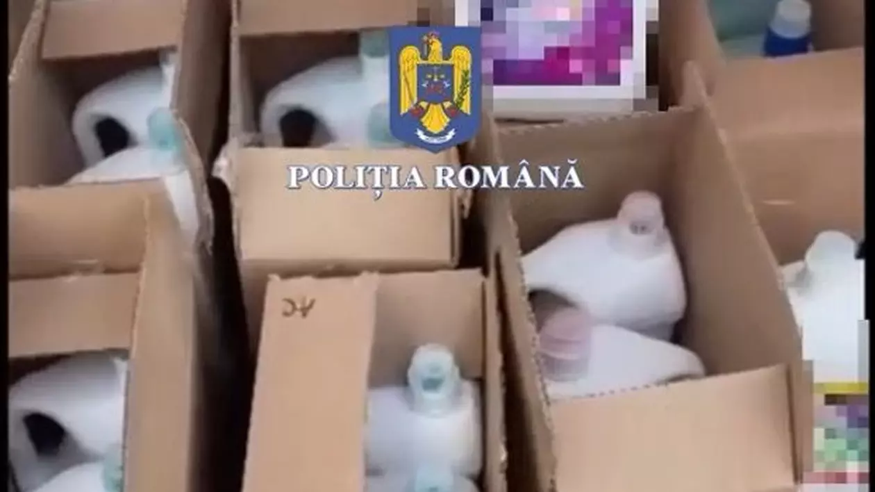 Un cuplu din Vâlcea vindea online detergent și șampon contrafăcute. Polițiștii au descoperit o adevărată fabrică în timpul perchezițiilor