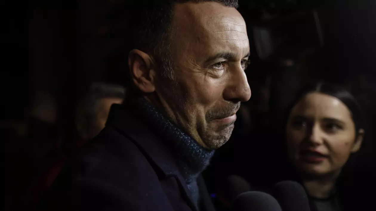 Iulian Dumitrescu, acuzat că a primit mită 16 milioane de lei de la un om de afaceri. Șeful CJ Prahova, cercetat sub control judiciar. Și-a anunțat demisia din conducerea PNL