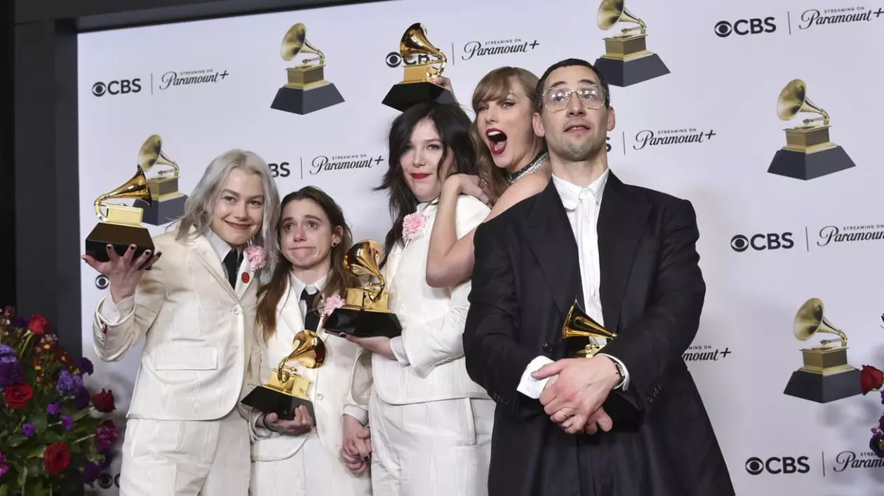 Premiile Grammy 2024. Taylor Swift a câştigat trofeul pentru „Albumul anului” pentru a patra oară, o premieră în istoria galei. Lista câștigătorilor