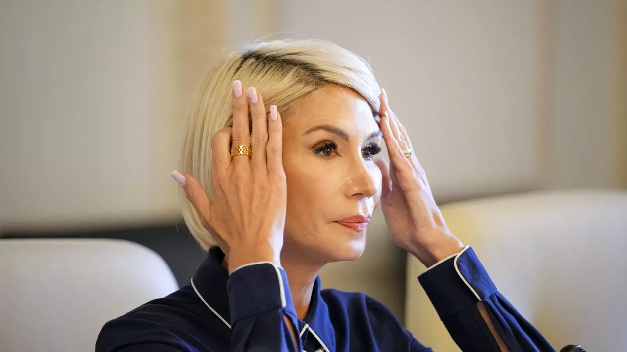 Raluca Turcan se plânge că românii nu mai citesc și nu mai merg la spectacole de cultură: "Cifrele arată îngrijorător pentru noi, ca ţară"