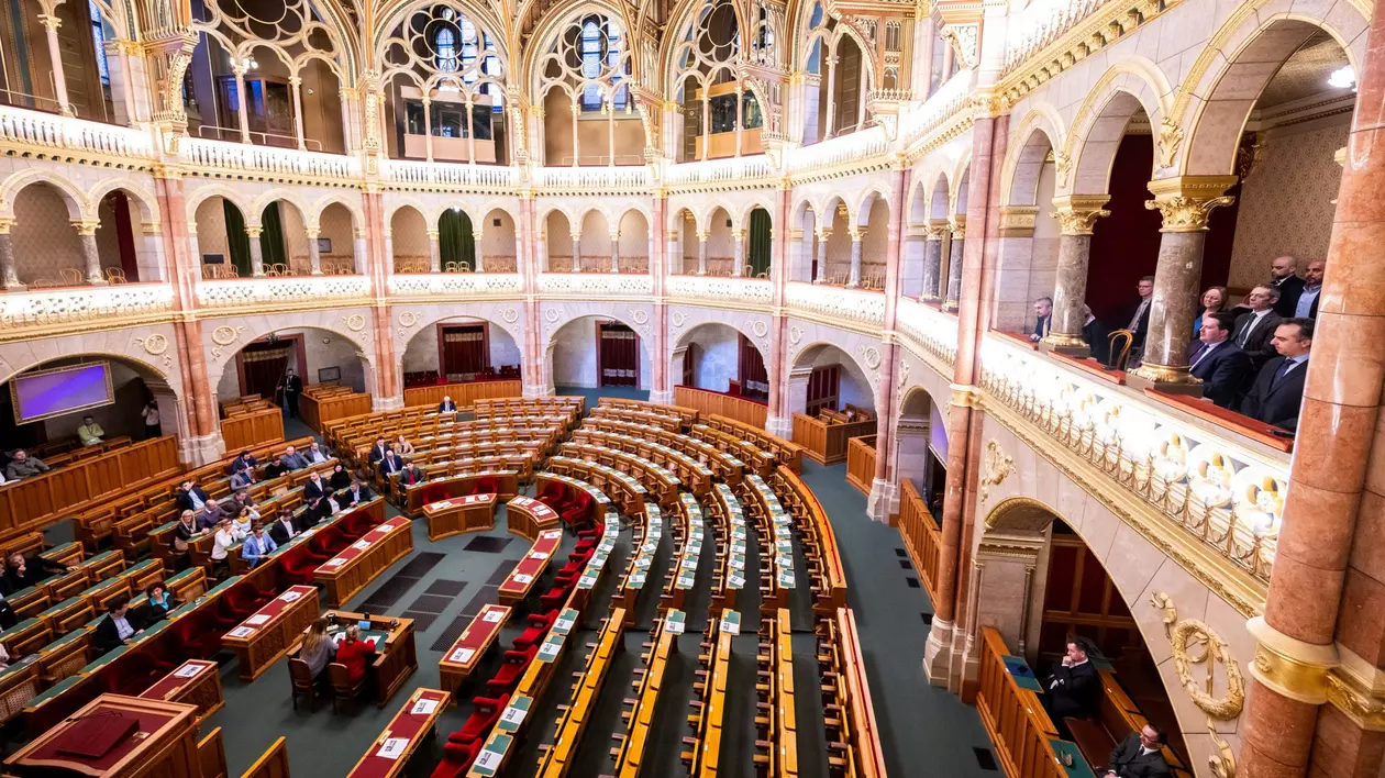 Parlamentarii Fidesz, partidul lui Viktor Orban, au sfidat 15 ambasadori, boicotând sesiunea parlamentului convocată pentru ratificarea aderării Suediei la NATO