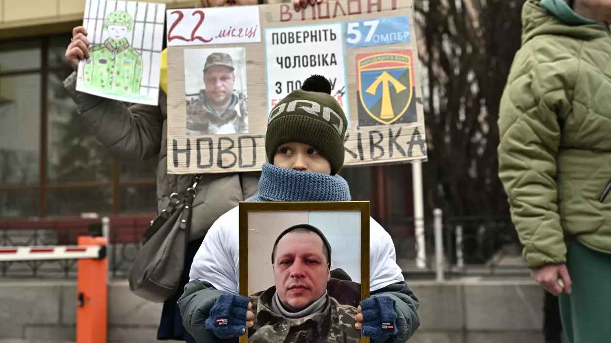 Kievul acuză Rusia că a executat opt soldați ucraineni luați prizonieri de război, lângă Avdiivka. Procurorul general a deschis o anchetă
