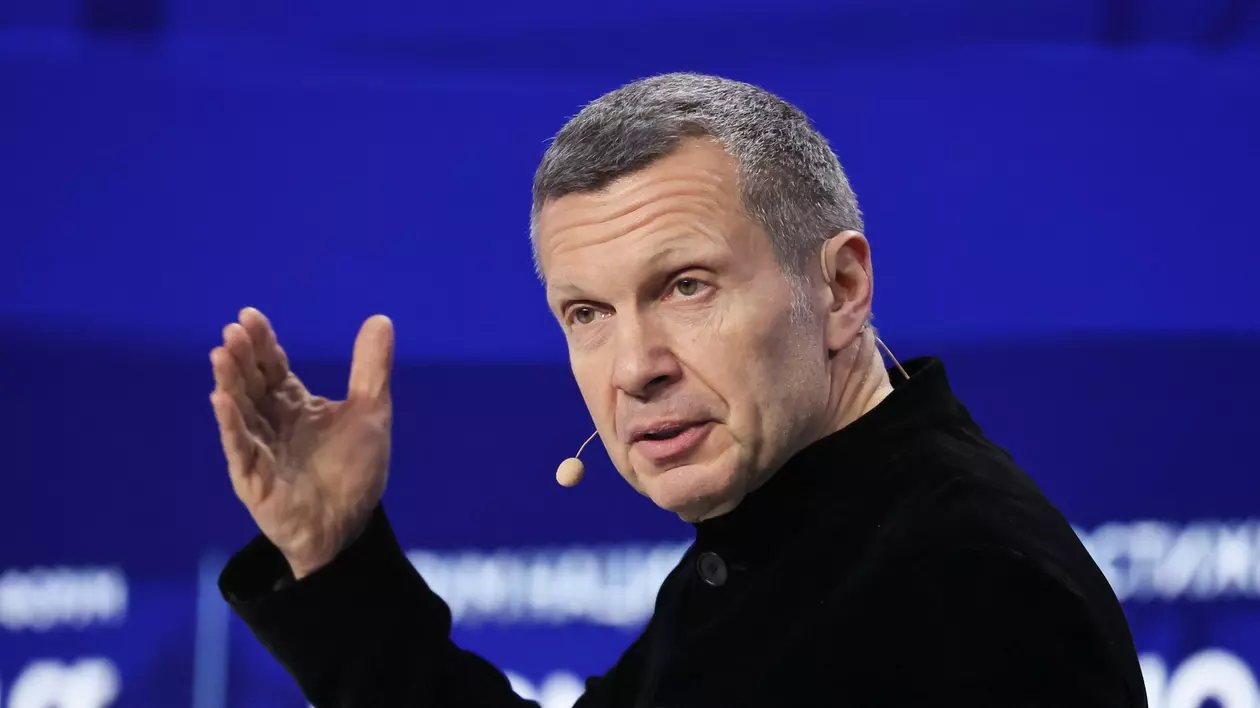 Presa de stat din Rusia continuă să tacă sau este cinică în relatarea morții lui Navalnîi. Șefa RT a avut o problemă cu machiajul și rimelul Iuliei Navalnaia | VIDEO