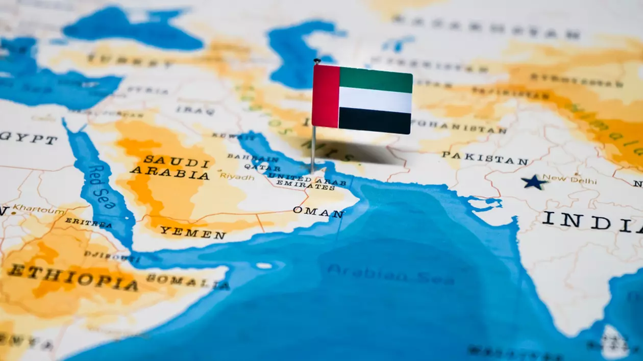 Curiozități despre Emiratele Arabe Unite - Imagine cu harta Orientului Mijlociu, în care Emiratele Arabe Unite sunt marcate cu un steguleţ