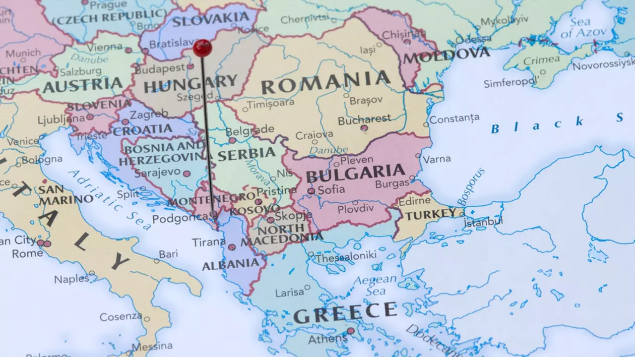 Curiozităţi despre Muntenegru - Imagine cu harta estului Europei, \n care este marcat statul Muntenegru cu un pin.