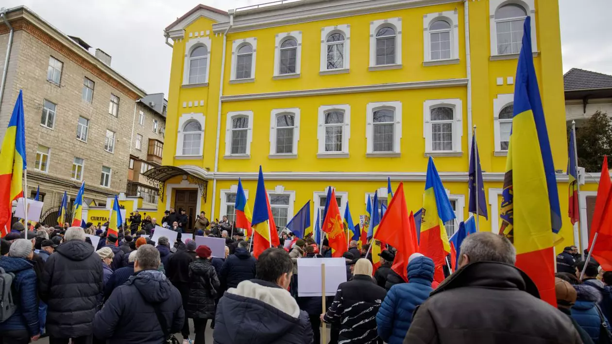 Sintagma „limba română” rămâne în toată legislația Republicii Moldova, a decis Curtea Constituțională de la Chișinău