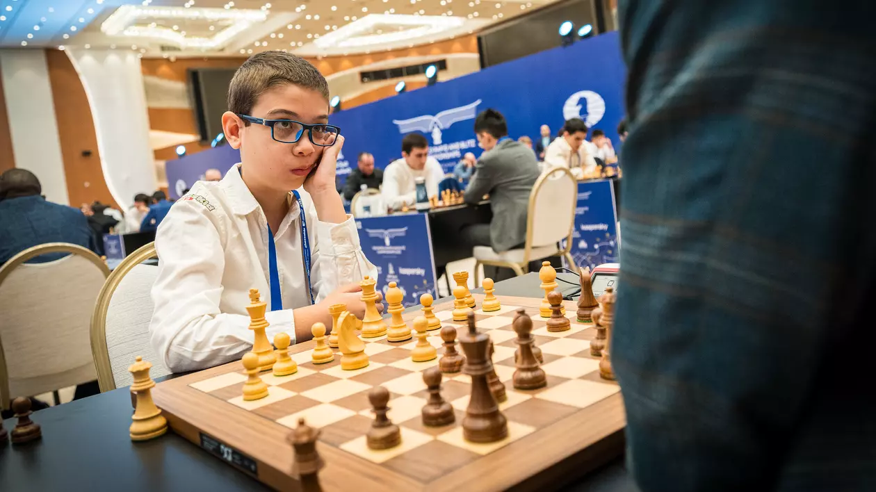 Campionul mondial la șah Magnus Carlsen, învins de un copil în vârstă de 10 ani